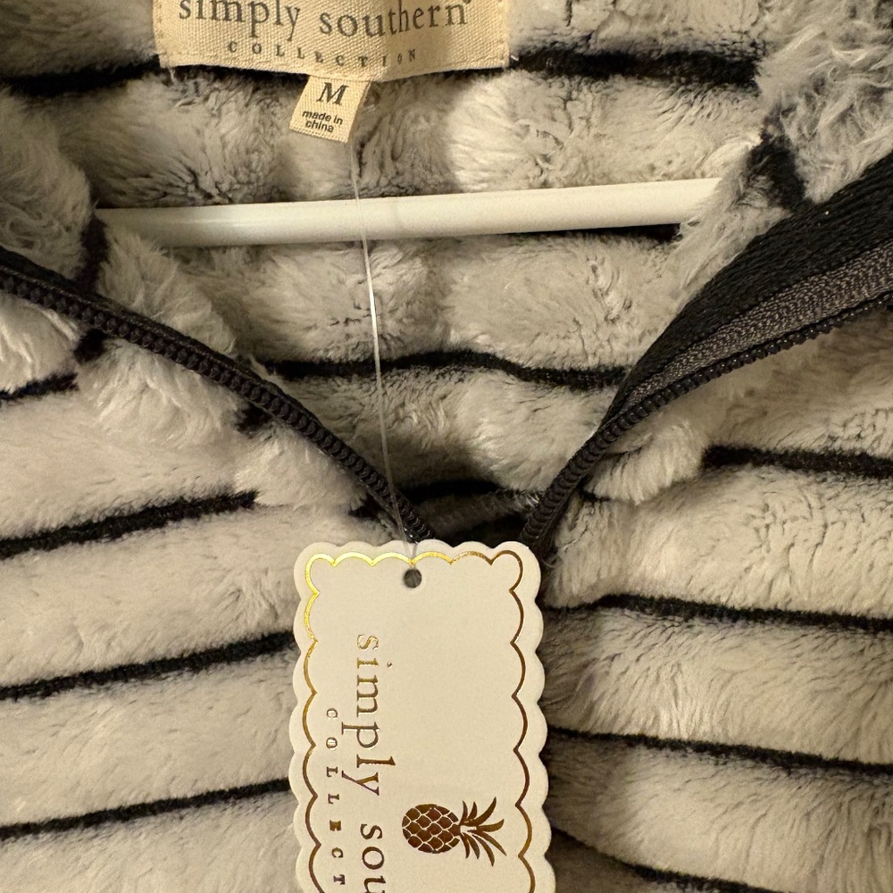 Soft fluffy pullover jacket - Picture 3 of 5